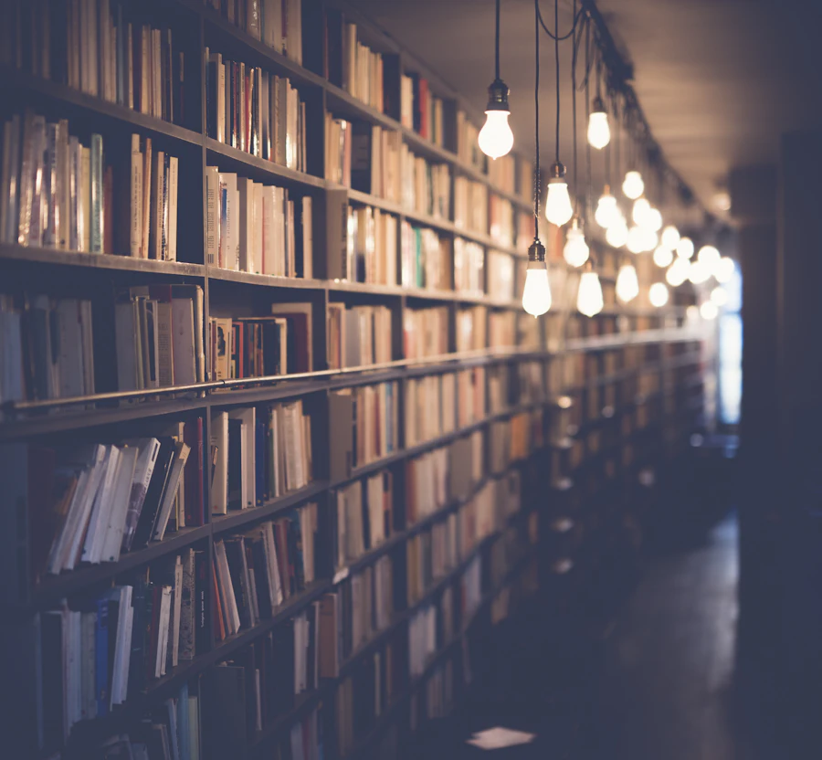 Estanterías de una biblioteca